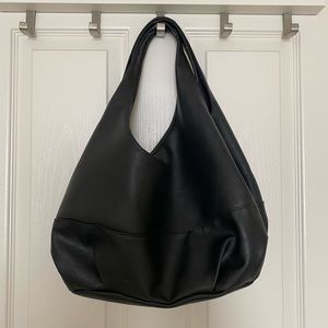 Multi compartment fake leather hand bag